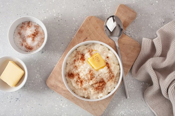 Quels sont les avantages d'un menu de plats à base de riz dans un restaurant asiatique?